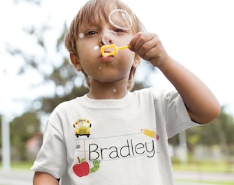 パーソナライズされた子供用名前入りシャツ：新学期ノートTシャツ
