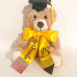 Vier de prestaties van je favoriete leraar met onze gepersonaliseerde pluche teddybeer!