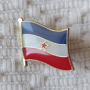 Joegoslavische golvende vlag pin-badge