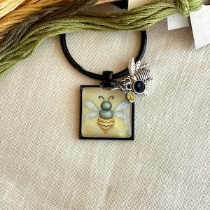 Bee thread keeps/thread rings for all things needle and thread