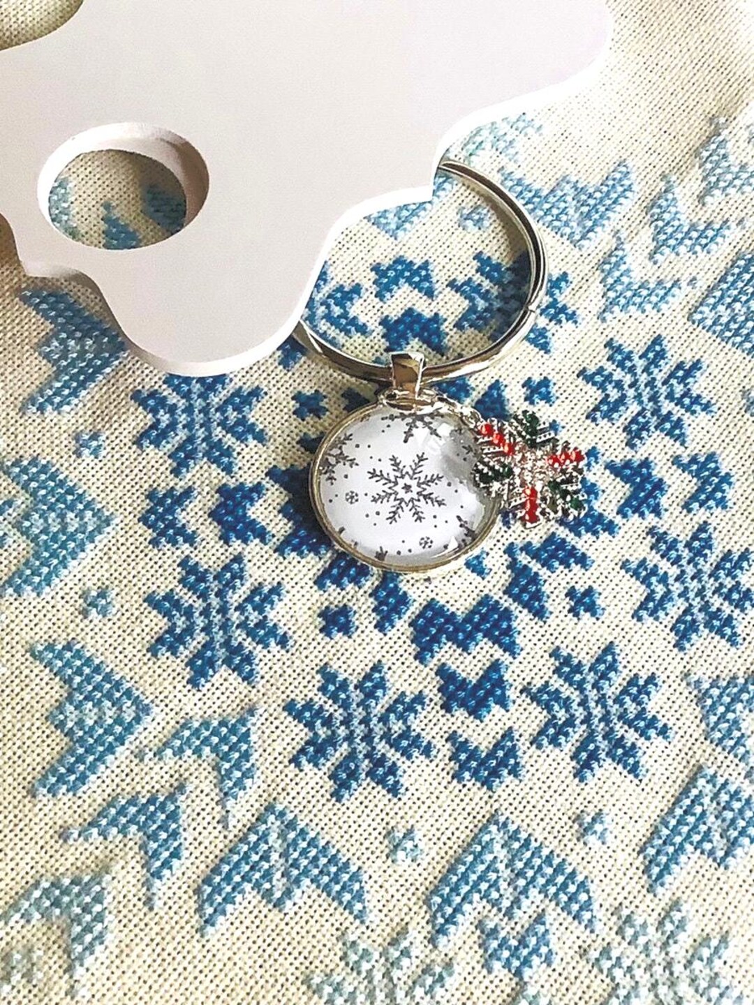 Snowflake Thread Keep and Rhinestone Snowflake Needleminder - Etsy
