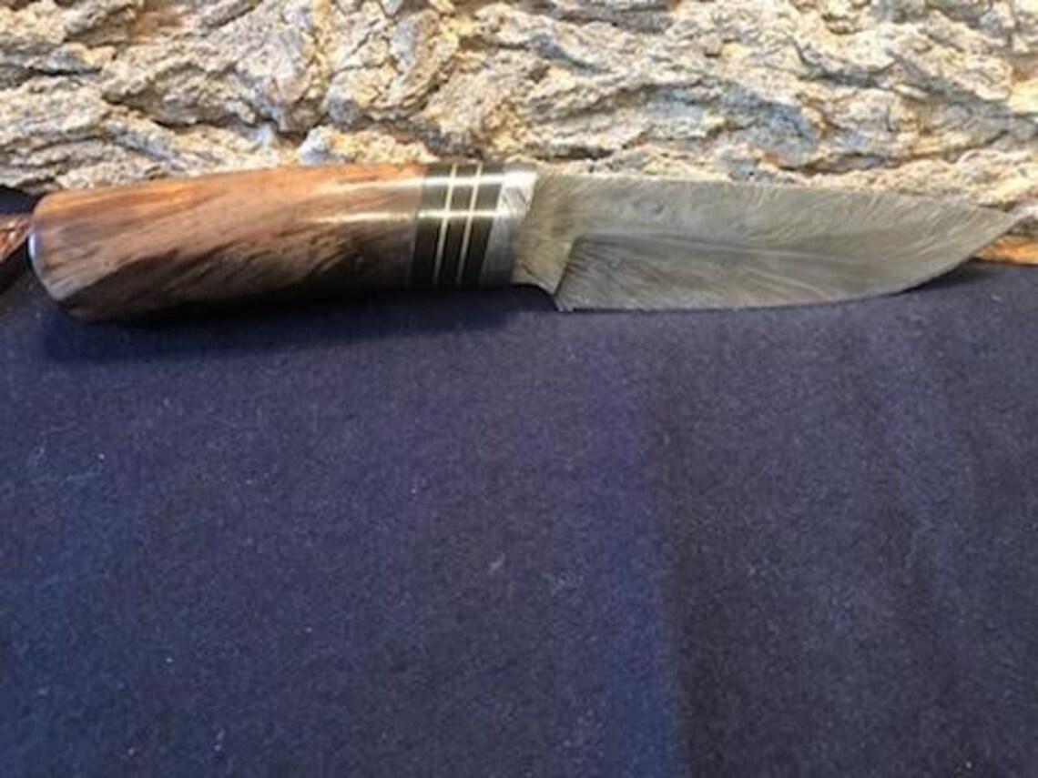 10 Handmade Feather Damascus Hunting Knife W/ Damascus Bolster and