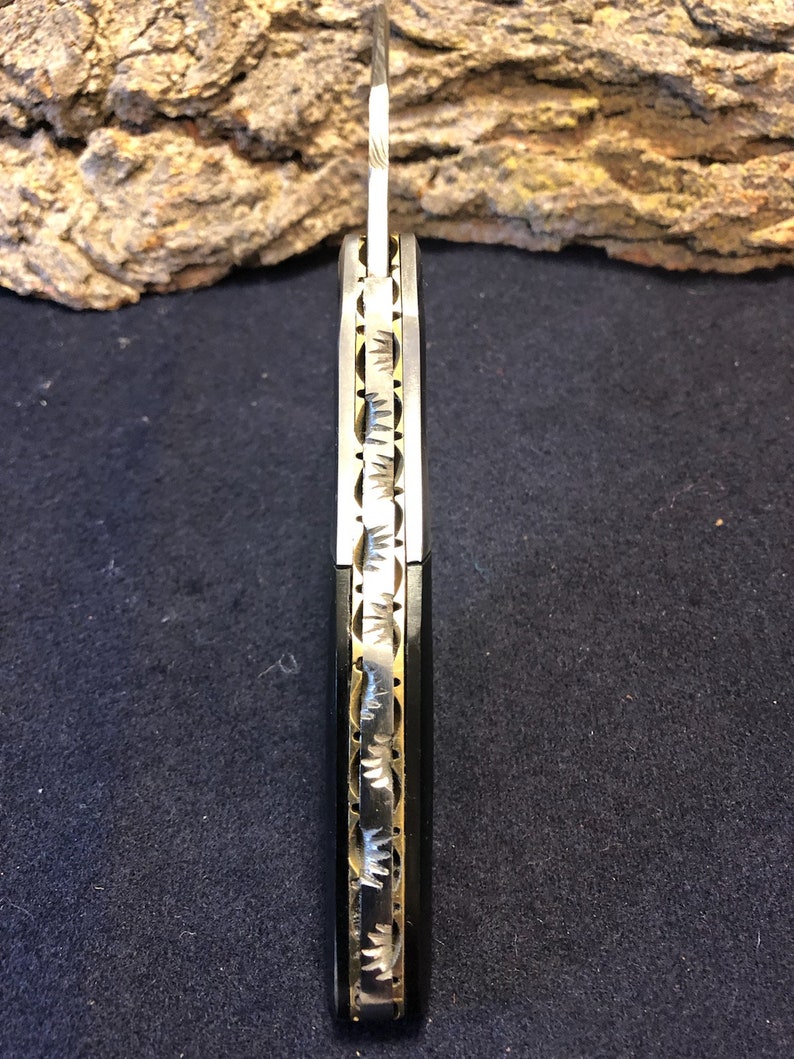 7" Handmade Custom Damascus Folding Pocketknife w/ an Engraved Bull Horn Handle afbeelding 3