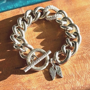Victoria’s Secret 1980’s Like New, Gold Tone Bracelet, Clear Crystal Centerpiece, Angel Wings, Toggle Closure, Signed 8” Vintage Jewelry