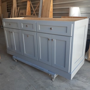 6ft Kitchen island with quartz top image 2