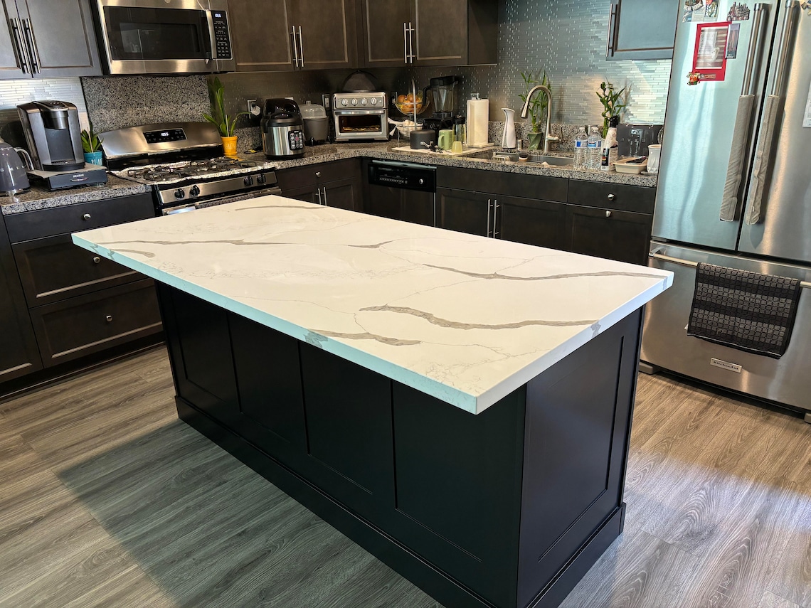 Kitchen Island With White Quartz Top-custom Welcome) - Etsy