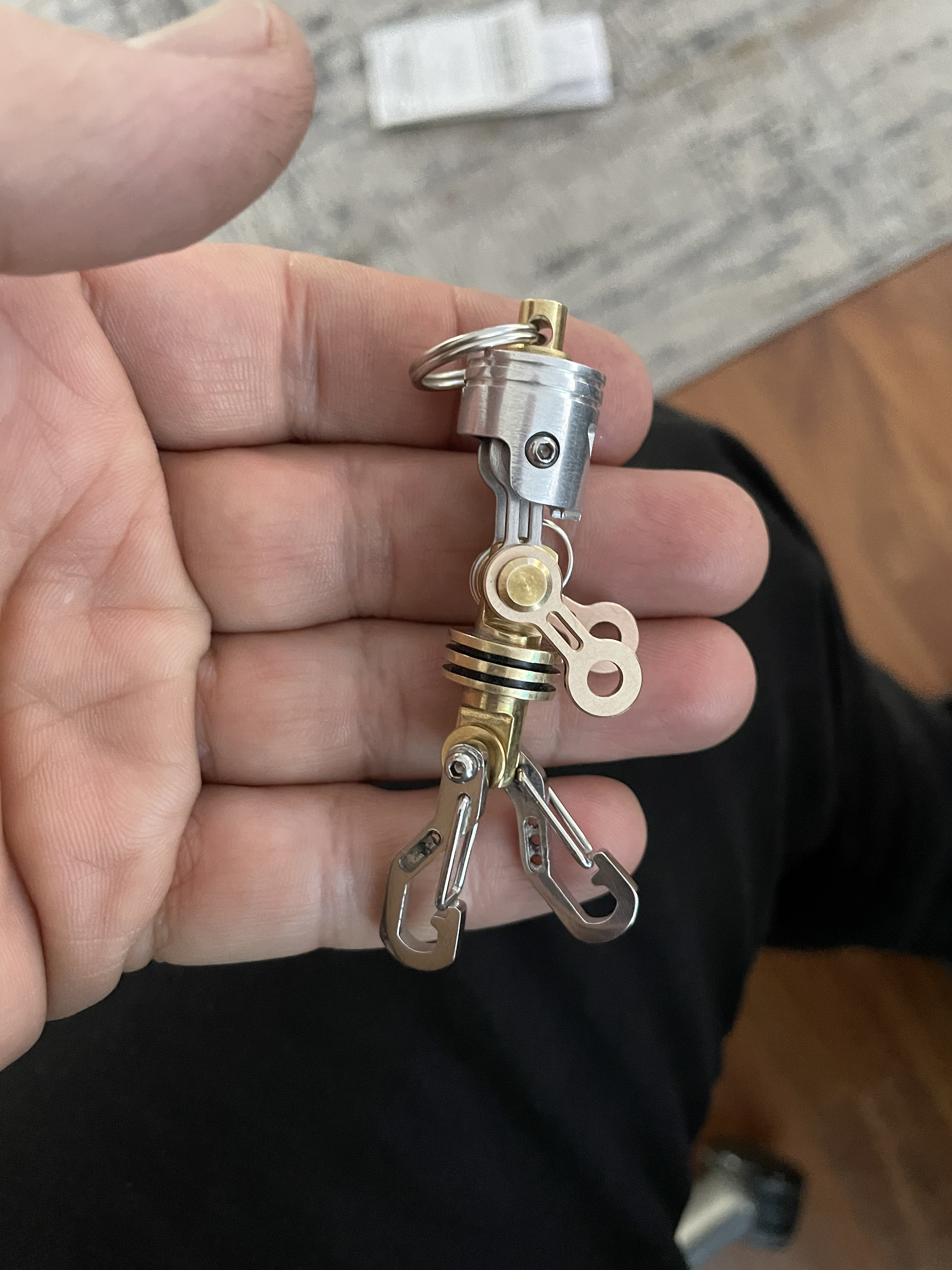 Details about   Mini Robot Skull Piston Bob Swivel Bead Pendant Head Car Key Chain EDC Wallet 