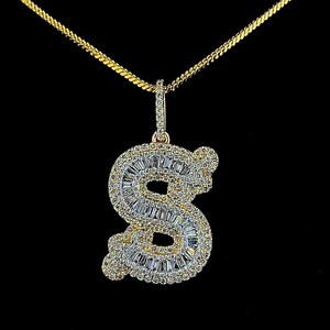Colgante con letra inicial y letra doble fabricado en oro de 18/14/10 KT adornado con diamantes de laboratorio certificados para regalo de cumpleaños