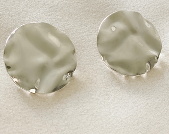 Hammered Silver Disc Earrings: Minimalist Alloy Studs (40mm)