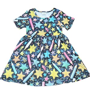 Vestido de seda de leche de manga corta Crayon And Star