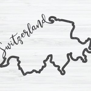 Puede incluir: Un contorno en blanco y negro del país de Suiza con la palabra "Suiza" escrita en cursiva sobre el contorno.