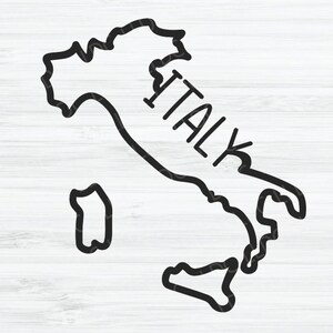 Op de afbeelding: Een zwart-witte lijntekening van de omtrek van Italië met het woord "ITALIË" geschreven binnen de omtrek.