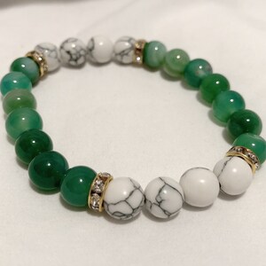 Howlite and agate Bracelet for focus and balance