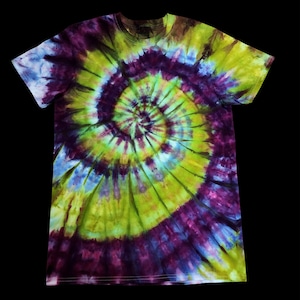 Medium tie dyed spiral tshirt