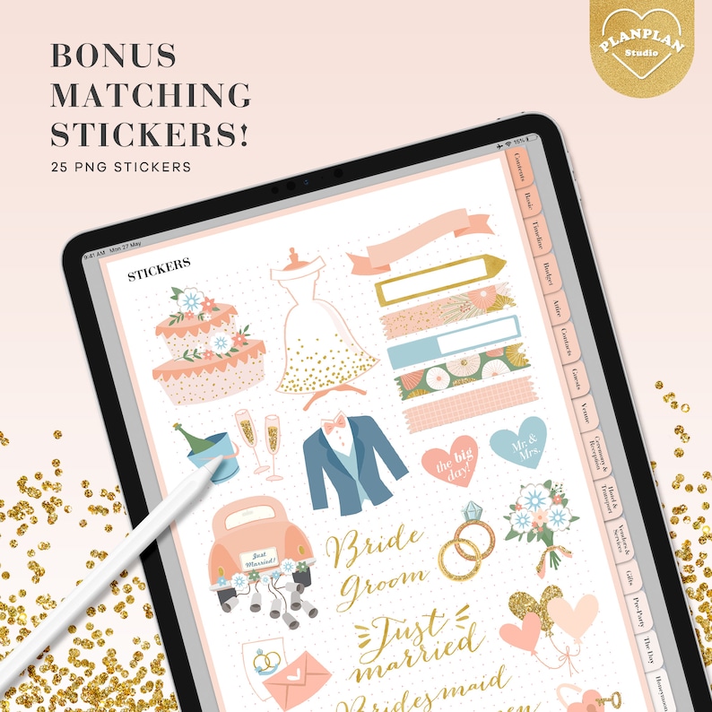 Pu&ograve; includere: Uno schermo di un planner digitale che mostra un set di 25 adesivi a tema matrimonio. Gli adesivi presentano una variet&agrave; di design, tra cui una sposa e uno sposo, una torta nuziale, bicchieri di champagne, un'auto e un bouquet di fiori. Gli adesivi sono in uno schema di colori rosa, blu e oro.