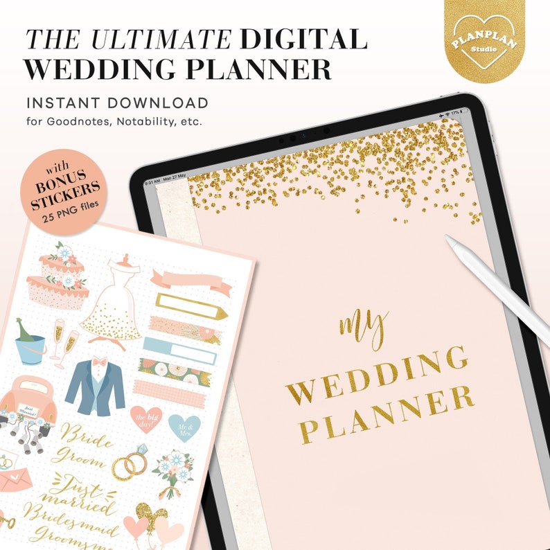 Pu&ograve; includere: Un planner di nozze digitale sullo schermo di un tablet con sfondo rosa e glitter dorati. Il testo "My Wedding Planner" &egrave; scritto in lettere dorate. Lo schermo &egrave; circondato da una cornice bianca. Sono inclusi 25 adesivi bonus, che sono mostrati su un foglio di carta separato.