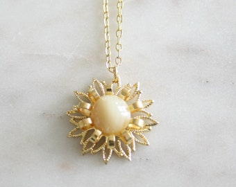 White Milky Moonstone Agate & Vintage Renewed Filigree Sunflower Gold Tone Pendant Necklace