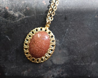 Goldstone & Vintage Renewed Filigree 1970s Oval Gold Tone Pendant Necklace