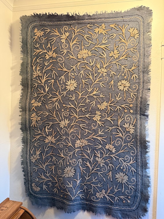Ezmerelda 3’10”x5’11”