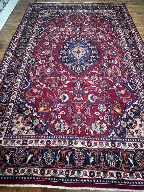 Bordeaux 10'8"x6'8"