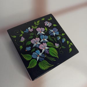 Vintage wooden box - a box for jewelry and trinkets. Hand painted