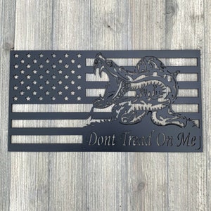Don&#39;t Tread On Me Flag Metal Sign Cutout - American Flag with Second Amendment Snake Powder Coated Metal Sign - Patriotic Decor