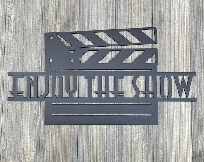 Enjoy the Show: Metal Sign with Movie Clapper Design – Perfect Home Theater Decor