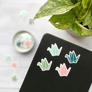 Mini Origami Kraniche Vinyl Sticker Set | Aufkleber für Journal, Laptop, Wasserflasche, Handyhülle | Aufkleber | Enthält 8 Sticker