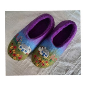 Ecofriendly natural Felted Slippers with flowers,house shoes with leather sole