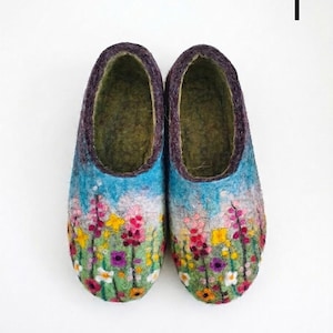 Woolen natural Felted Slippers with flowers,house shoes with leather sole
