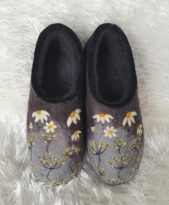 Eco friendly house slippers 2025