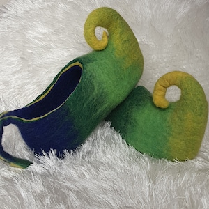 Ecofriendly natural Felted elf Slippers with mixed colours,hause shoes with leather sole,pure wool slippers,Elf slippers,elf shoes
