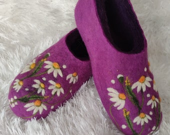 Ecofriendly natural Felted Slippers with flowers,hause shoes with leather sole,pure wool slippers