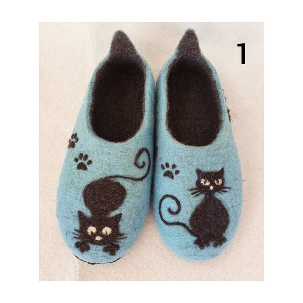 Ecofriendly natural Felted Slippers with cat,house shoes