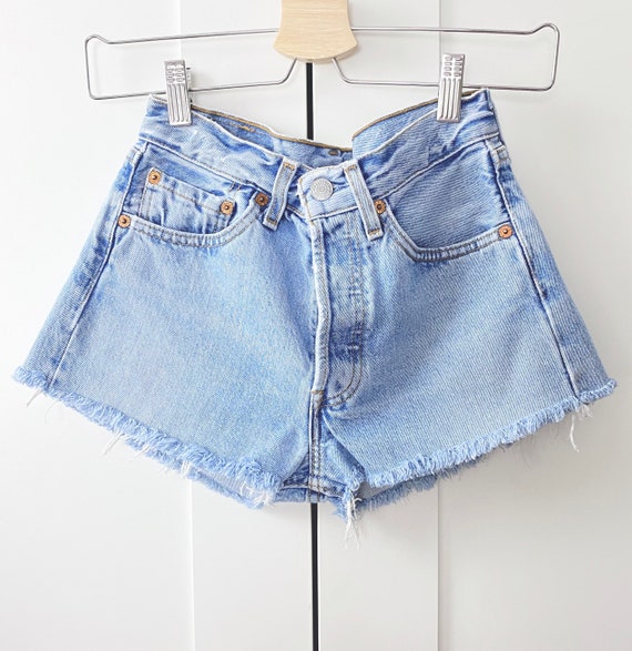 vintage levis 501 shorts high waisted
