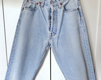 vintage 90s Levis 501 Jeans 26 “ Waistband / inseam Length : 28” (vtg. tag W28 L30)•on hold•