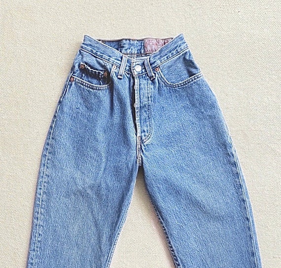 levis 901 high waisted jeans
