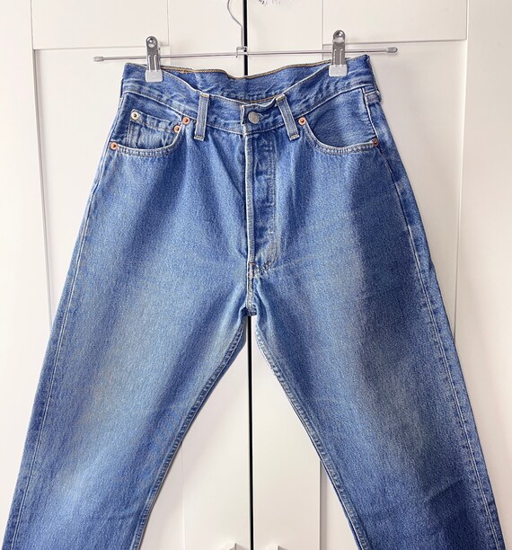 vintage Levis 501 28 Waist Jeans 90s