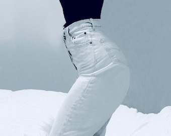 White vintage Levis jeans 901 90s 25 26 Inches Waistband extra high waist W28 tag