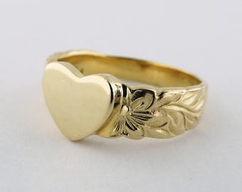 Vintage 14K Yellow Gold Heart Signet Ring with Floral Engraved Band