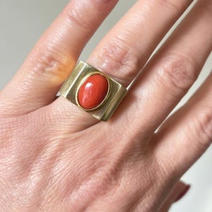 Vintage Estate Italian 18K Yellow Gold & Natural Coral Signet Tank Ring | Statement Coral Ring