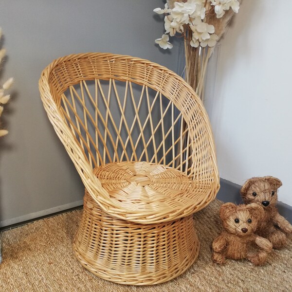 Fauteuil en osier / Fauteuil en rotin / Chaise pour enfant / Rattan Armchair / Fauteuil en bois