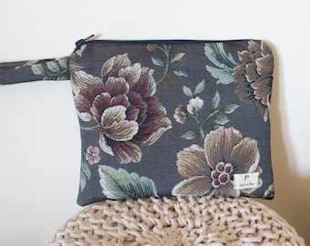 Clutch bag with zipper