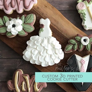 Wedding Dress Cookie Cutter .- Bride Cookie  - 3D Printed Cookie Cutter - TCK26122