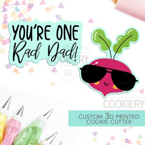 Rad Dad Set - Juego de 2 PC - Juego de palabras para el día del padre Cortadores de galletas - Cortadores de galletas de plato - Cortador de galletas impreso en 3D - TCK24110 - Juego de 2