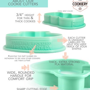Op de afbeelding: Koekjessnijders in koel mintgroen met een brede, afgeronde handgreep voor comfort. De uitstekers zijn gemaakt van dik, extra sterk PLA-materiaal en hebben een scherpe snijkant. Elke uitsteker is gelabeld om vormen bij te houden. Hoogte ongeveer 1,9 cm.