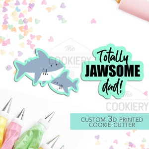 Totally Jawsome Dad - Juego de 2 piezas - Juego de palabras para el día del padre Cortadores de galletas - Cortadores de galletas de plato - Cortador de galletas impreso en 3D - TCK19137 - Juego de 2