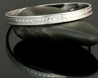 Running Hearts Bangle