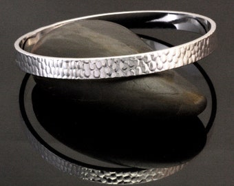 Hand Embossed Bubbles Bangle