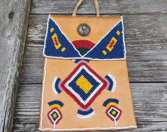 borsa per medicinali con perline, borsa vintage ispirata ai nativi americani, stile delle pianure del sud, bottone d'argento fatto a mano
